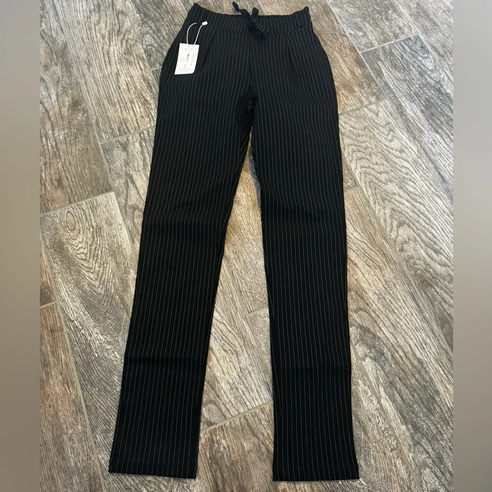 Bellanoa pin stripe Pants